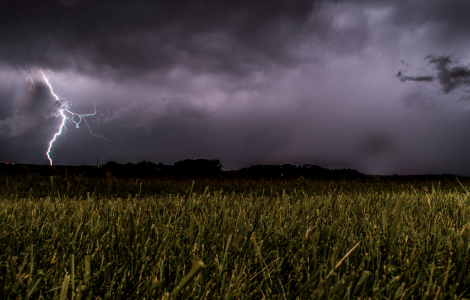 lightning strikes near you spiritual meaning