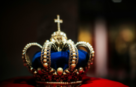 double crown spiritual meaning